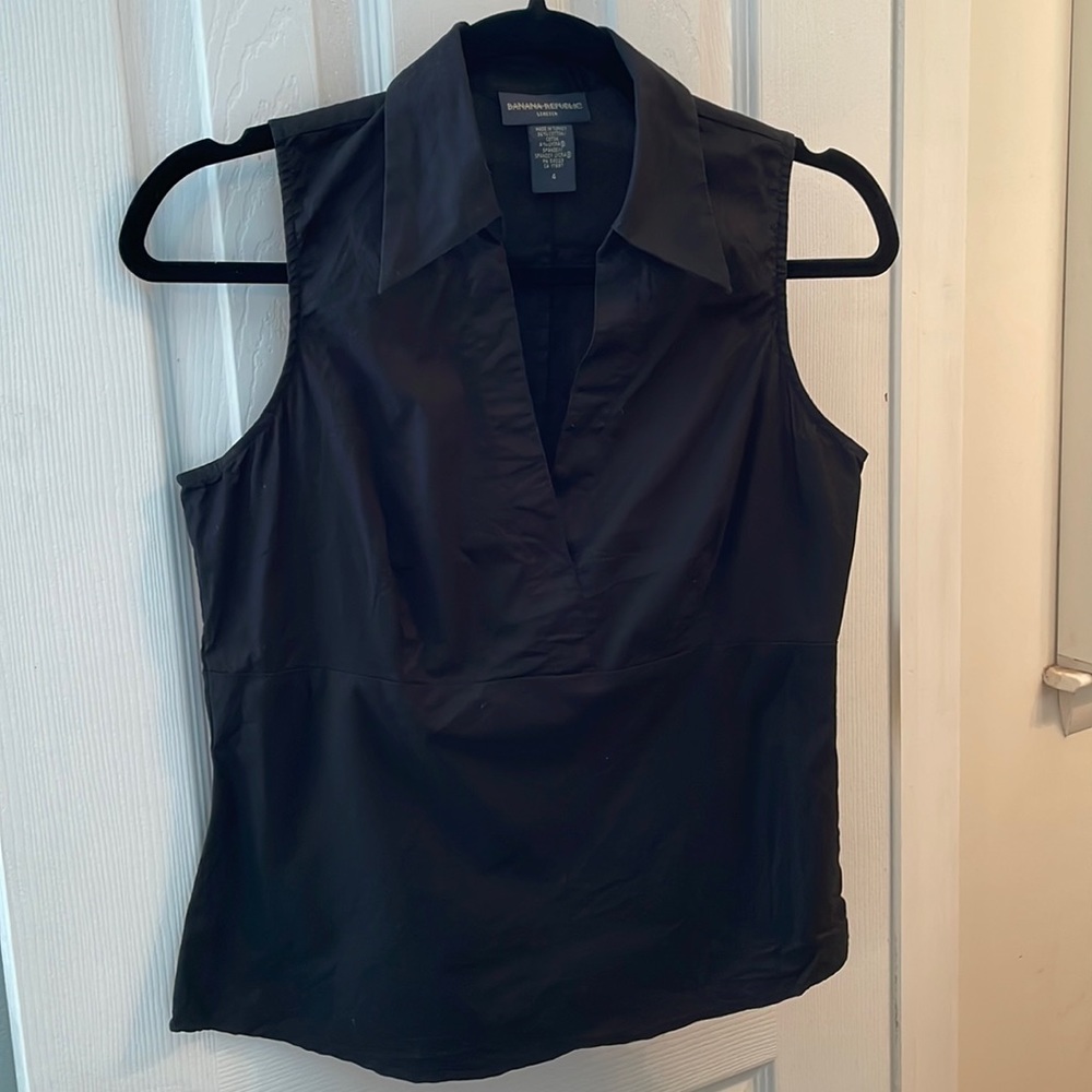Banana Republic Women’s Sleeveless Top.